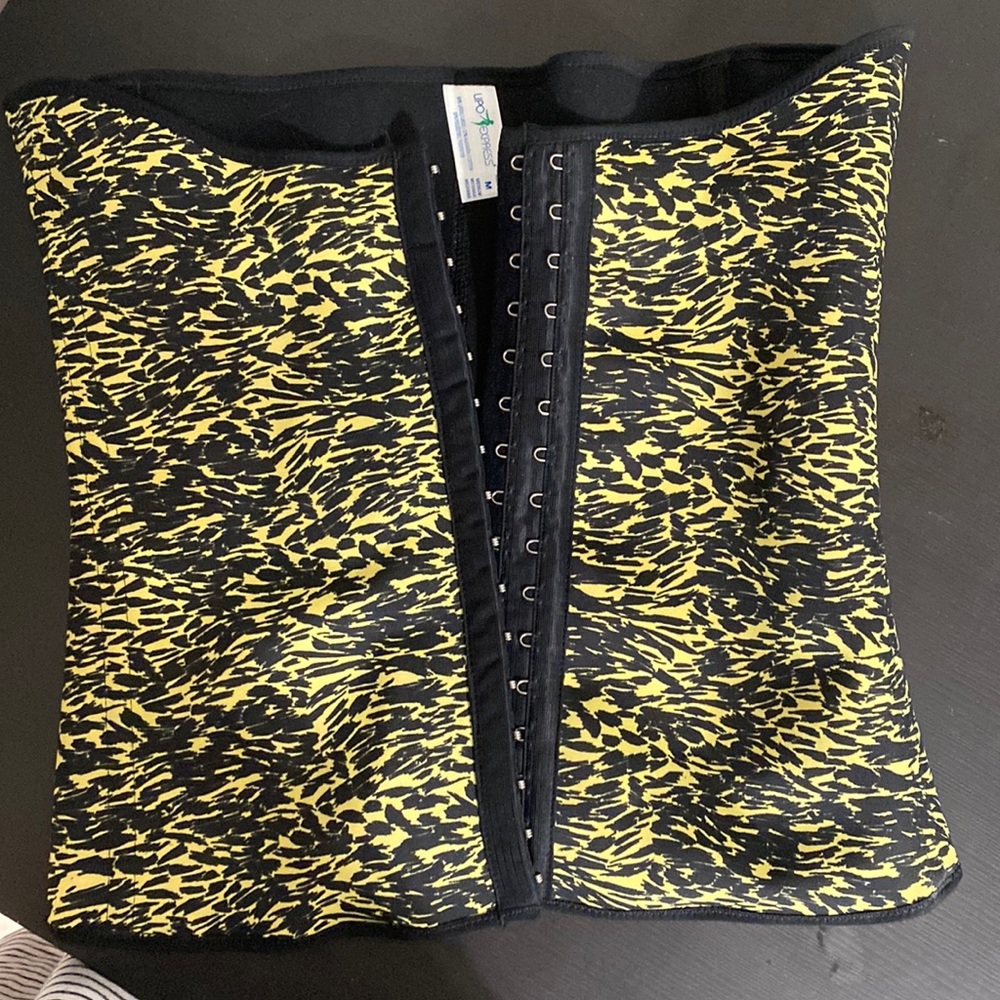 Lipo express size medium waist trainer